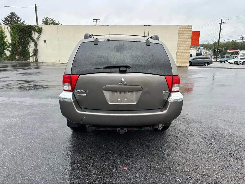 2004 Mitsubishi Endeavor - Image 6 of 12
