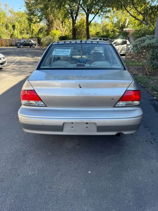 2004 Mitsubishi Chariot - Image 4 of 14