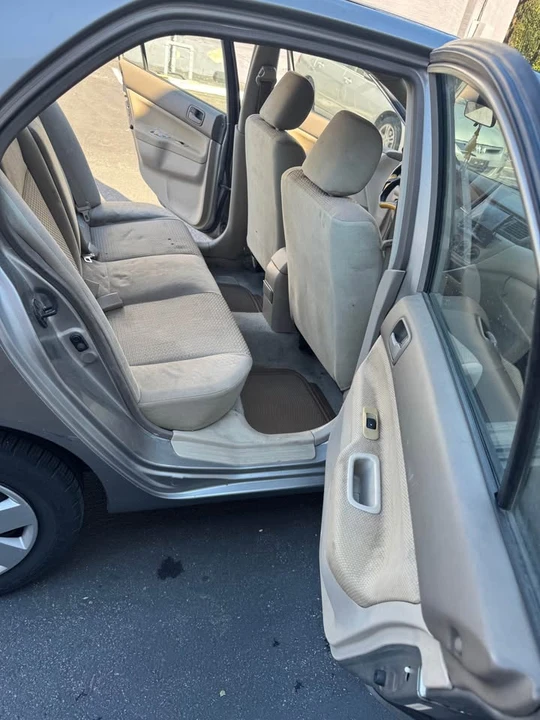 2004 Mitsubishi Chariot - Image 7 of 14