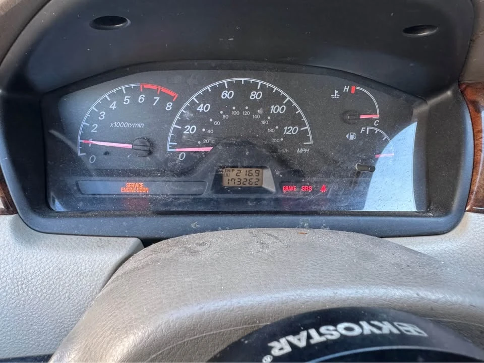 2004 Mitsubishi Chariot - Image 10 of 14