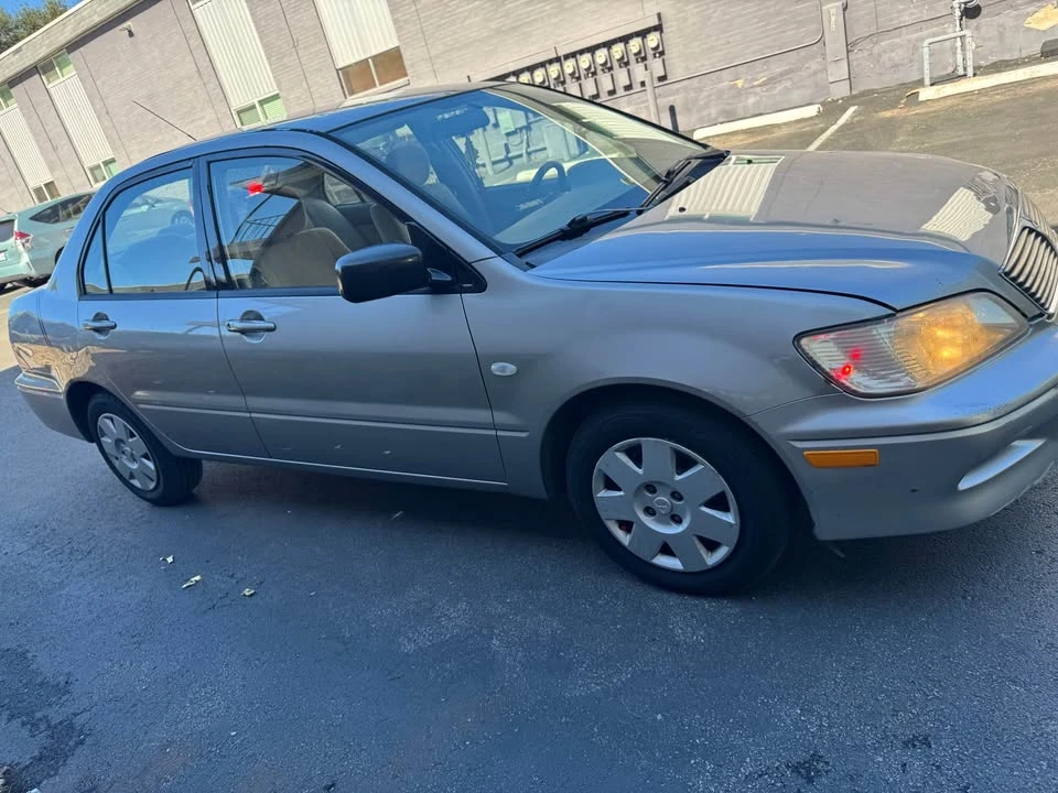 2004 Mitsubishi Chariot - Image 3 of 14