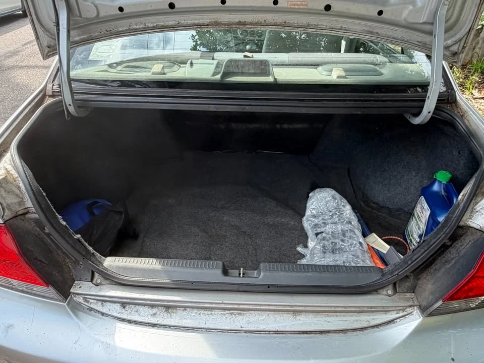 2004 Mitsubishi Lancer 8th Gen - Image 9 of 14