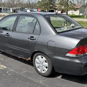 2004 Mitsubishi Lancer DE Sedan 4D