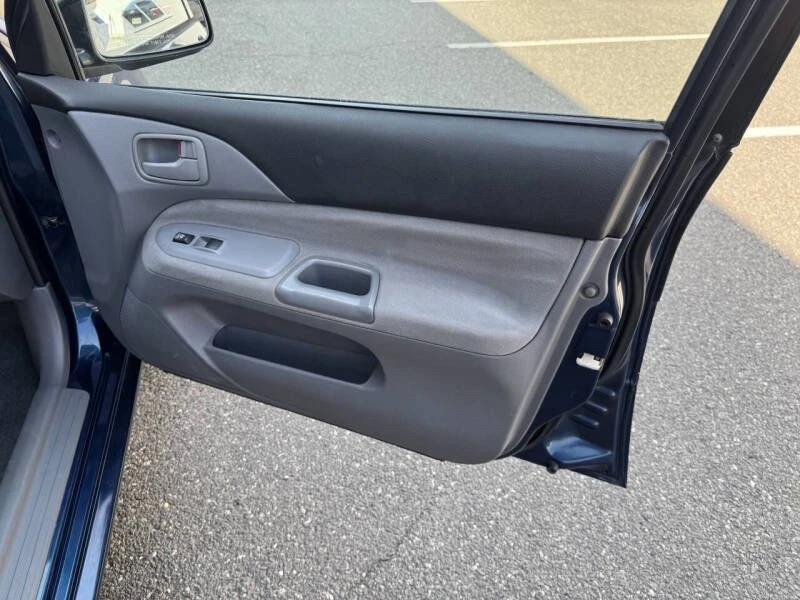 2004 Mitsubishi Lancer 7th Gen - Image 17 of 20