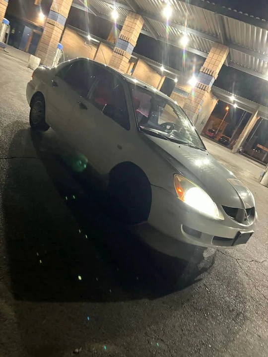 2004 Mitsubishi Lancer - Image 4 of 4