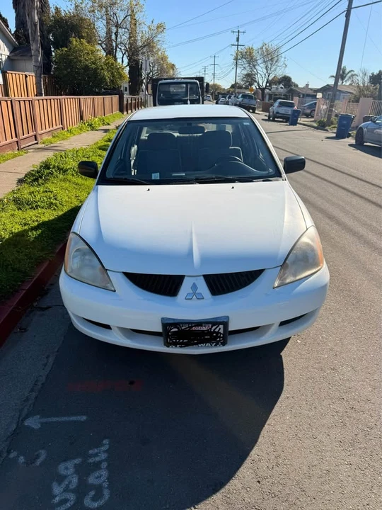 2004 Mitsubishi Lancer 8th Gen - Image 3 of 11