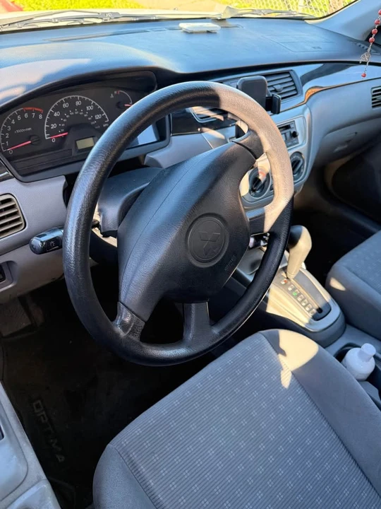 2004 Mitsubishi Lancer 8th Gen - Image 9 of 11