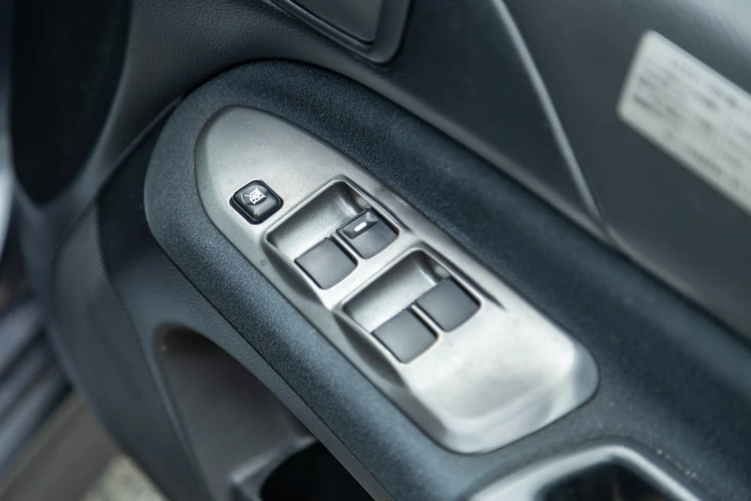 2004 Mitsubishi Lancer Evolution VIII 7th Gen - Image 23 of 31