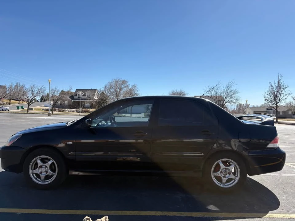 2004 Mitsubishi Lancer 8th Gen - Image 2 of 12
