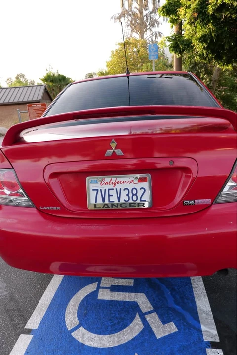 2004 Mitsubishi Lancer 8th Gen - Image 4 of 8