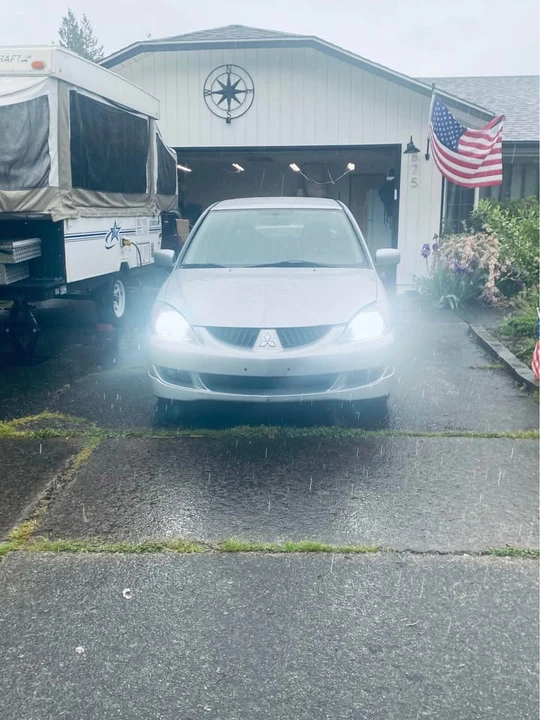 2004 Mitsubishi Lancer 8th Gen - Image 2 of 12