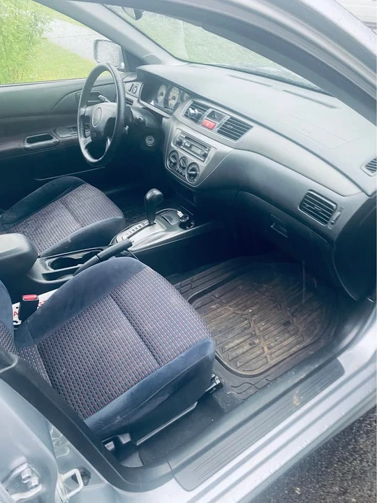 2004 Mitsubishi Lancer 8th Gen - Image 8 of 12