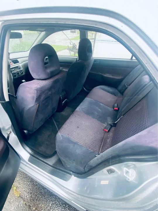 2004 Mitsubishi Lancer 8th Gen - Image 9 of 12
