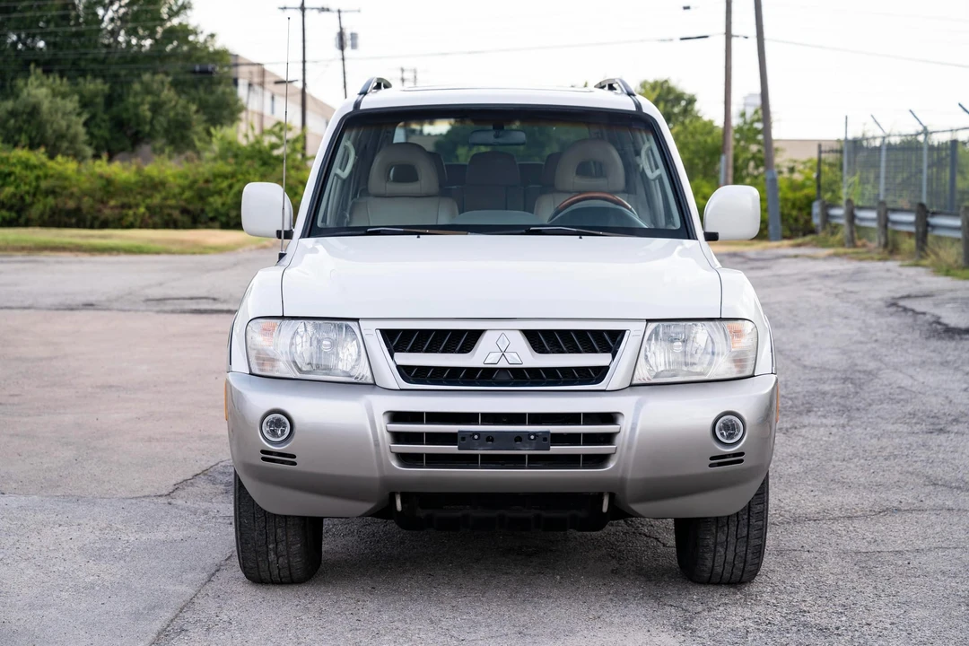 2004 Mitsubishi Pajero/Montero 3rd Gen - Image 2 of 31