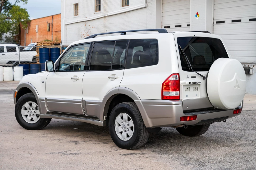 2004 Mitsubishi Pajero/Montero 3rd Gen - Image 10 of 31