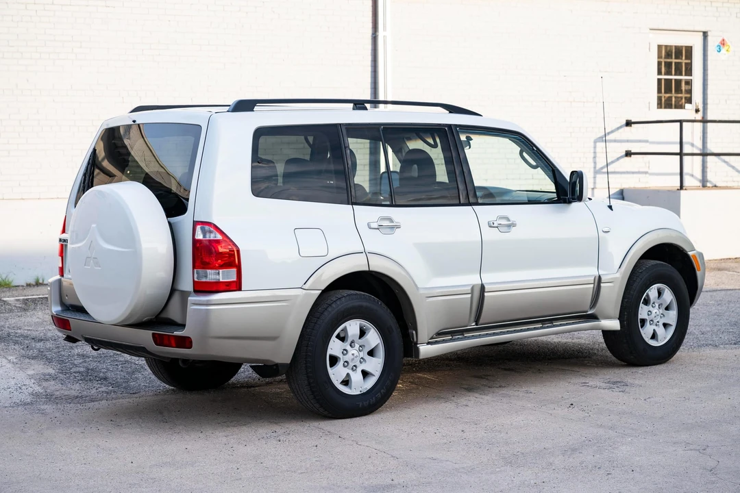 2004 Mitsubishi Pajero/Montero 3rd Gen - Image 16 of 31