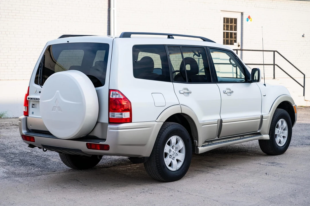 2004 Mitsubishi Pajero/Montero 3rd Gen - Image 15 of 31