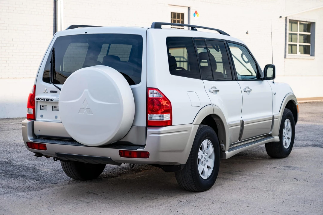 2004 Mitsubishi Pajero/Montero 3rd Gen - Image 14 of 31