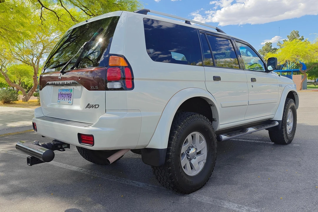 2004 Mitsubishi Pajero/Montero 3rd Gen - Image 4 of 31