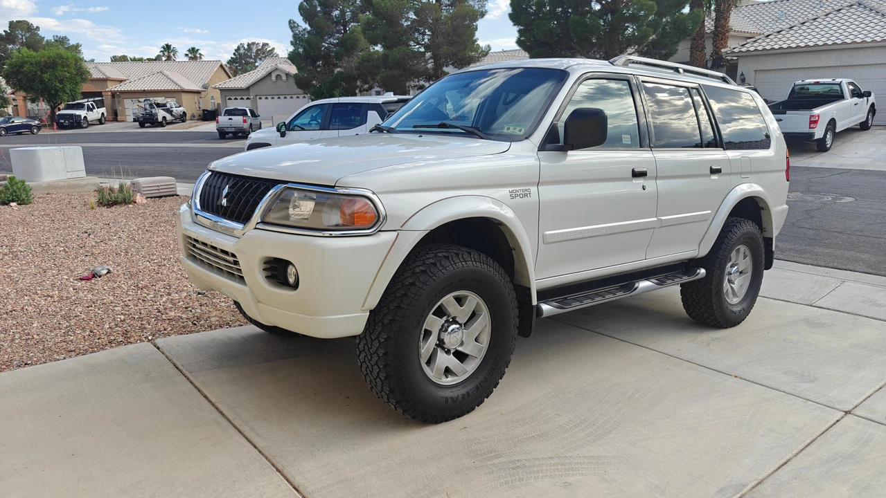 2004 Mitsubishi Pajero/Montero 3rd Gen - Image 8 of 31