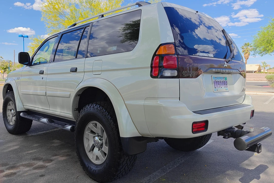 2004 Mitsubishi Pajero/Montero 3rd Gen - Image 10 of 31