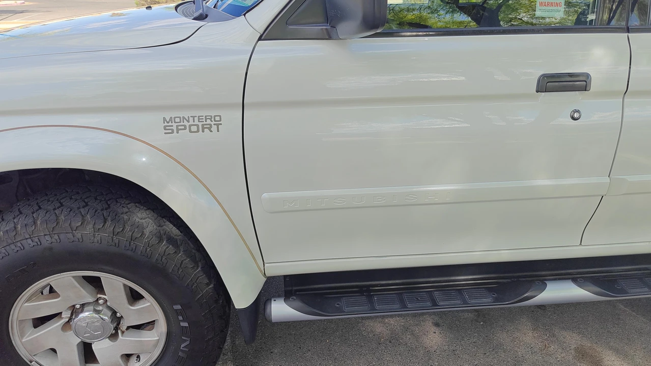 2004 Mitsubishi Pajero/Montero 3rd Gen - Image 23 of 31