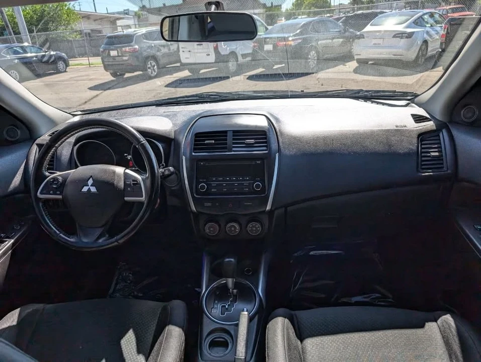 2004 Mitsubishi Outlander - Image 14 of 20