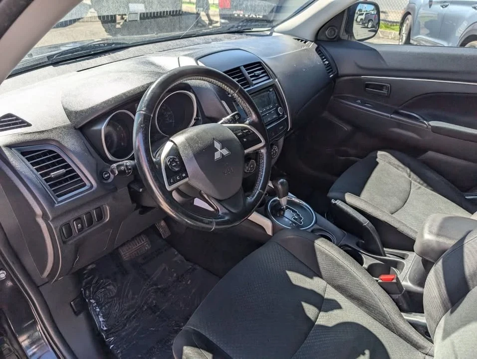 2004 Mitsubishi Outlander - Image 12 of 20