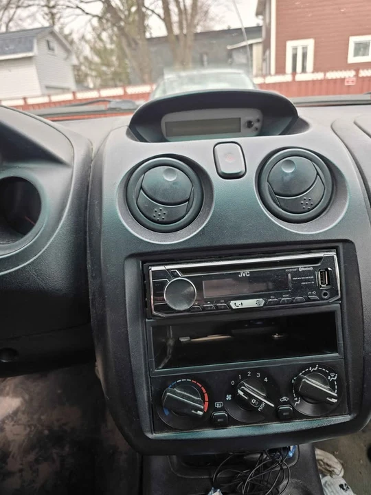 2004 Mitsubishi Eclipse 3rd Gen - Image 4 of 4