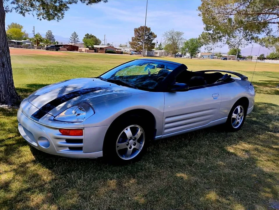 2004 Mitsubishi Eclipse 3rd Gen - Image 2 of 10
