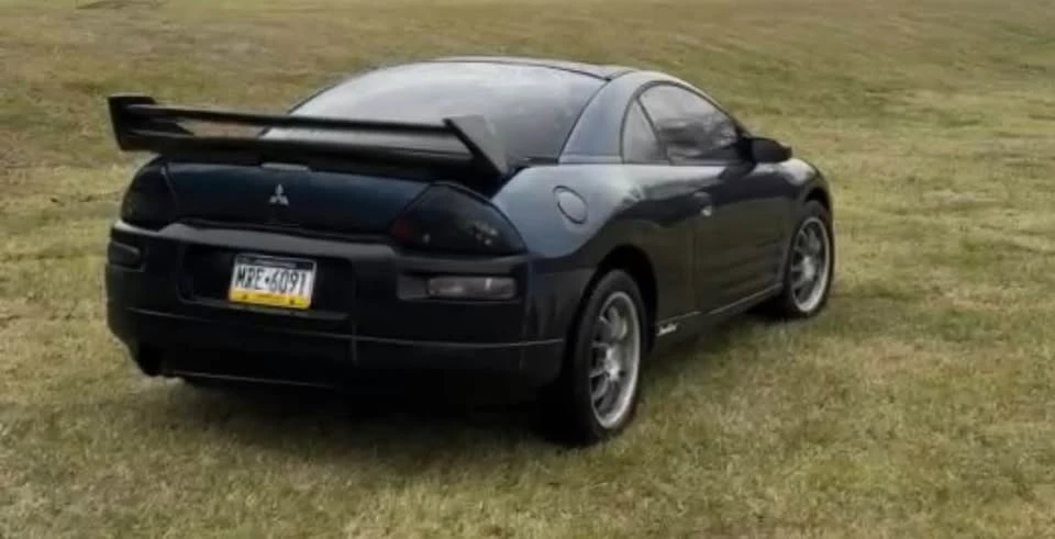 2004 Mitsubishi Eclipse 3rd Gen - Image 2 of 4