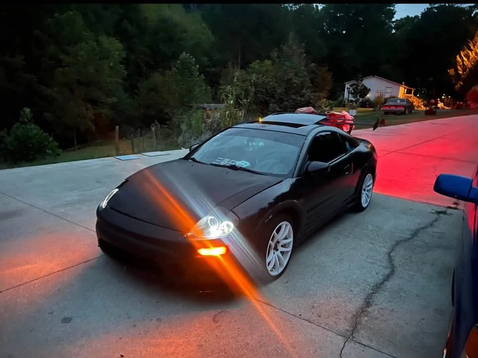 2004 Mitsubishi Eclipse 3rd Gen - Image 3 of 5