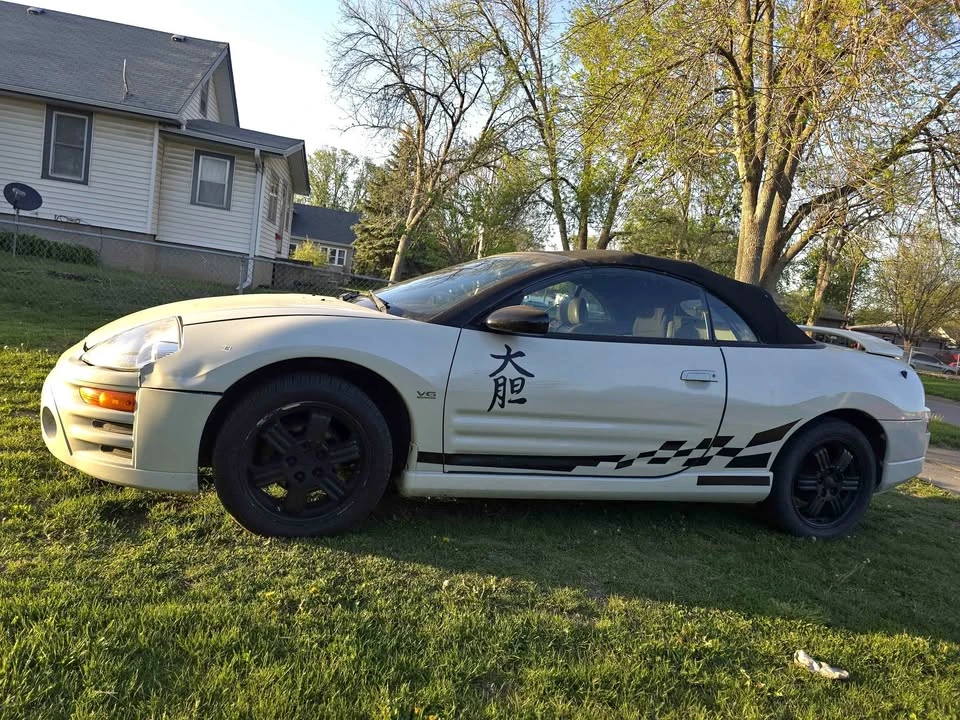 2004 Mitsubishi Eclipse 3rd Gen - Image 2 of 18