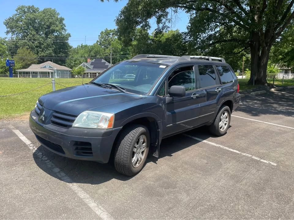 2004 Mitsubishi Endeavor - Image 2 of 7