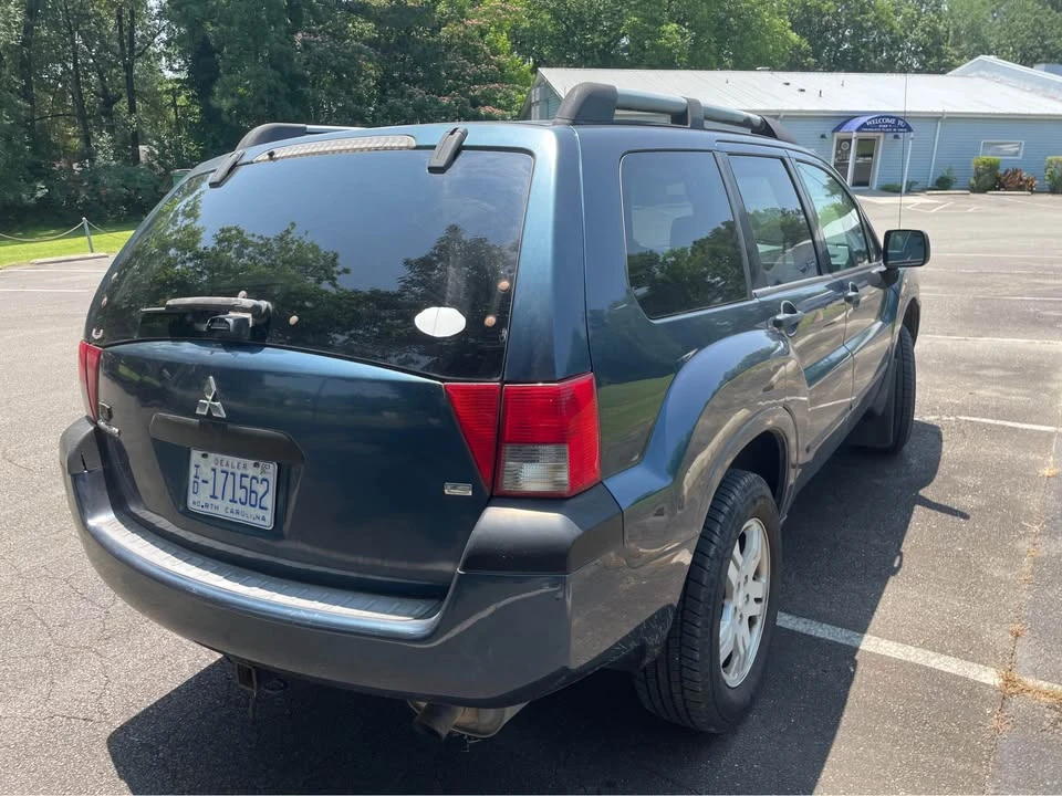 2004 Mitsubishi Endeavor - Image 3 of 7