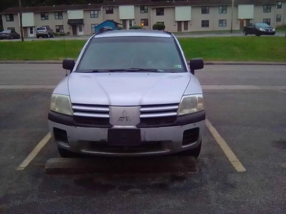 2004 Mitsubishi Endeavor - Image 3 of 8