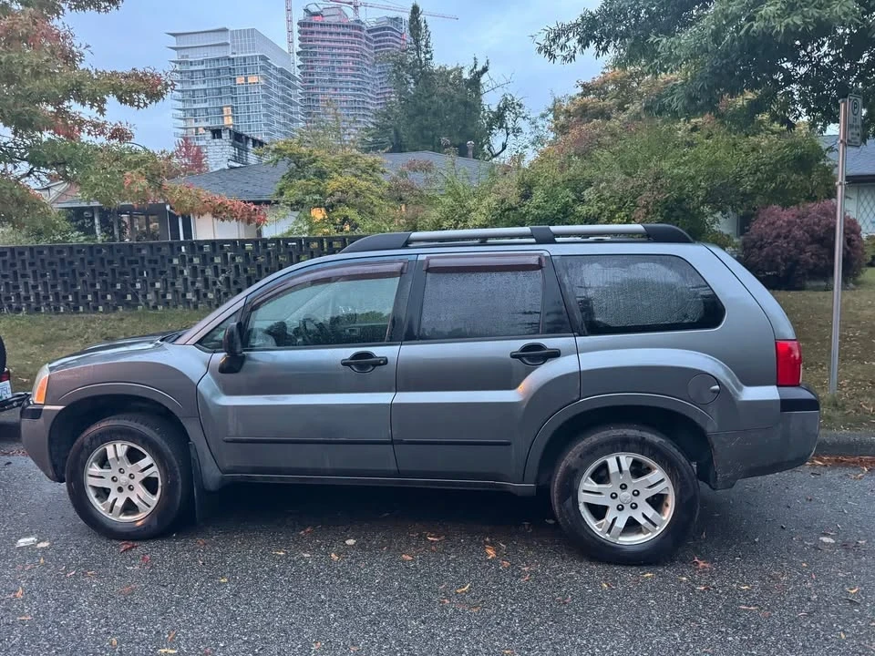 2004 Mitsubishi Endeavor - Image 5 of 5