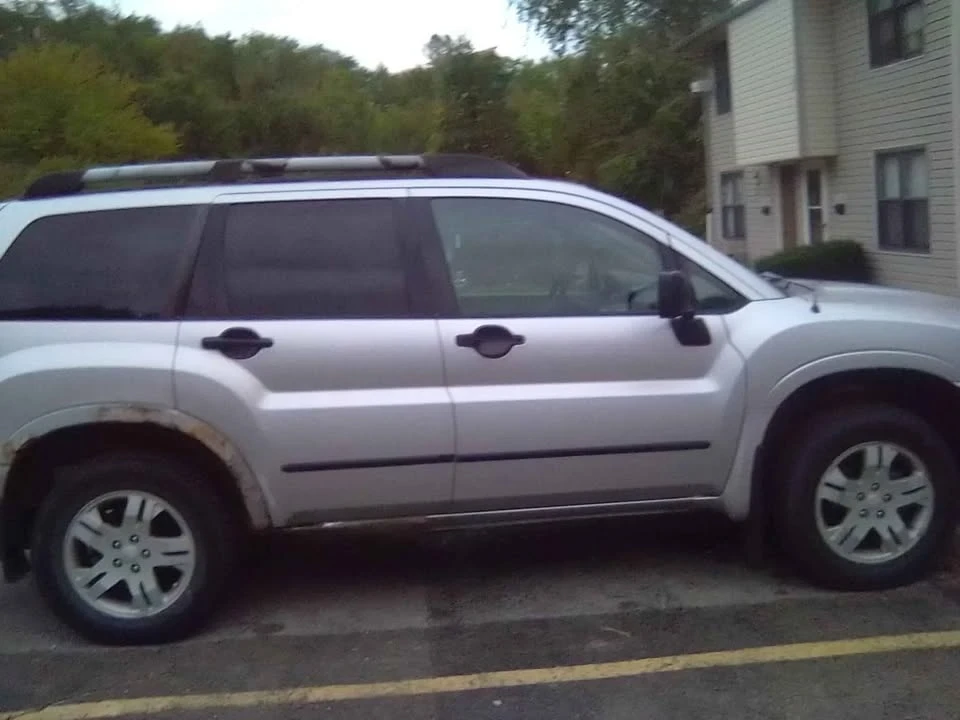 2004 Mitsubishi Endeavor - Image 6 of 8