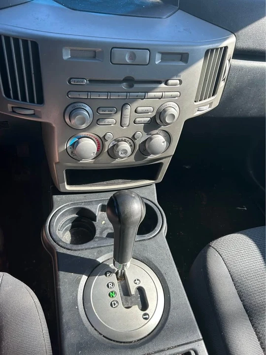 2004 Mitsubishi Endeavor - Image 3 of 5