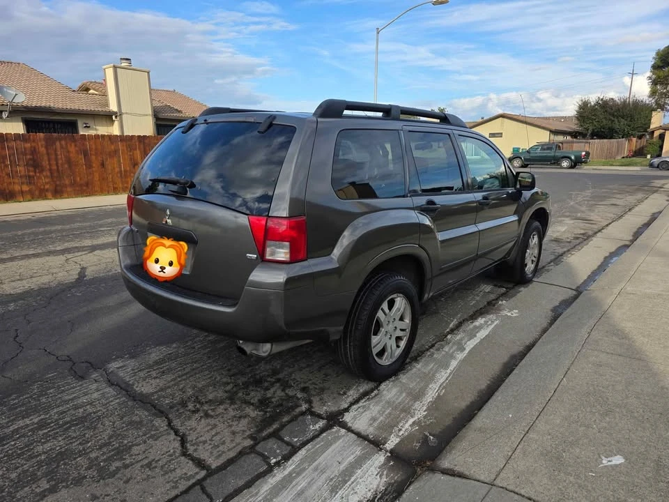 2004 Mitsubishi Endeavor - Image 3 of 5
