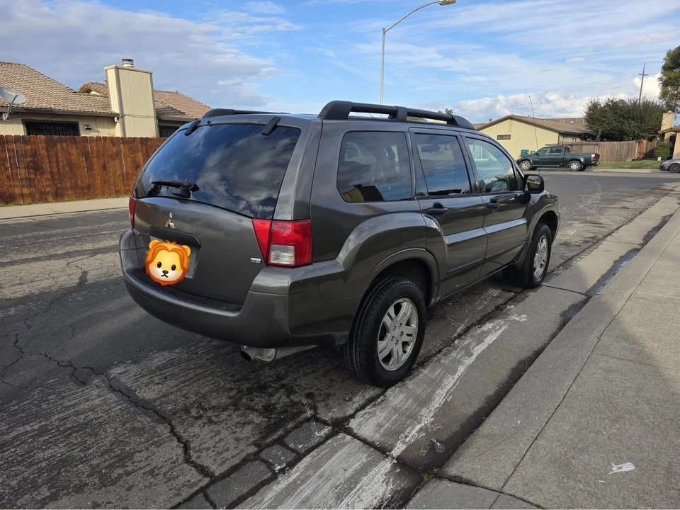 2004 Mitsubishi Endeavor - Image 4 of 5