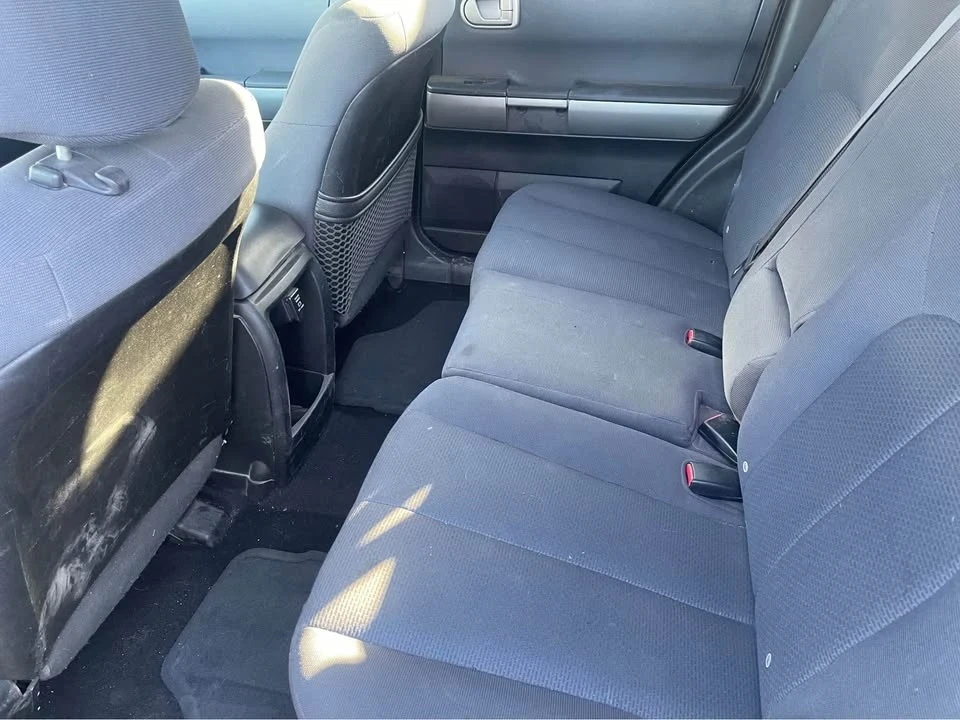 2004 Mitsubishi Endeavor - Image 4 of 5