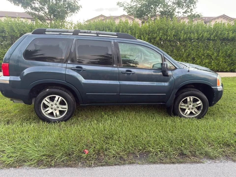 2004 Mitsubishi Endeavor - Image 3 of 9