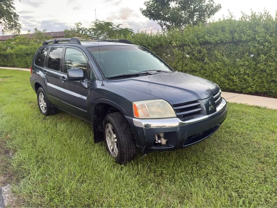2004 Mitsubishi Endeavor - Image 4 of 9