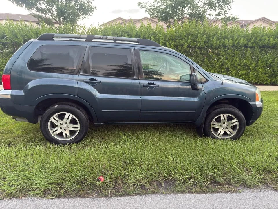 2004 Mitsubishi Endeavor - Image 6 of 11