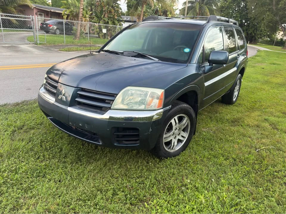 2004 Mitsubishi Endeavor - Image 5 of 11