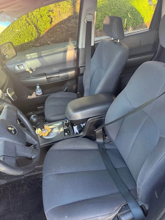 2004 Mitsubishi Endeavor - Image 3 of 10
