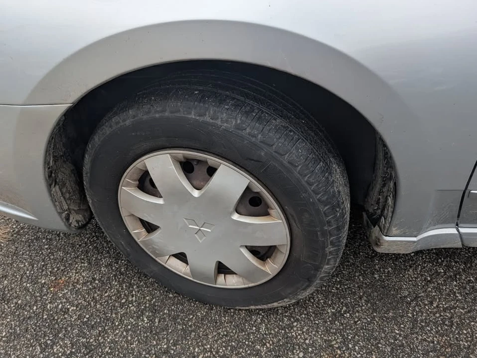 2004 Mitsubishi Galant 8th Gen - Image 10 of 11