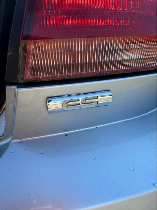 2004 Mitsubishi Galant 9th Gen - Image 15 of 16