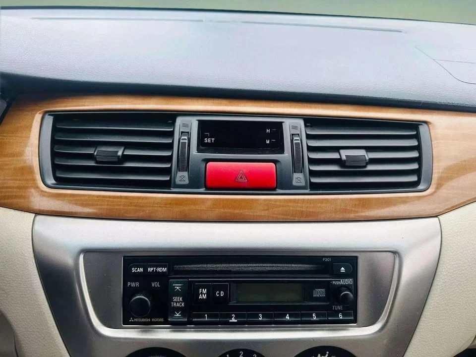 2004 Mitsubishi Lancer 7th Gen - Image 16 of 20